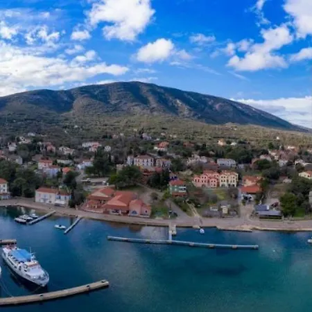 Iginia, Вилла