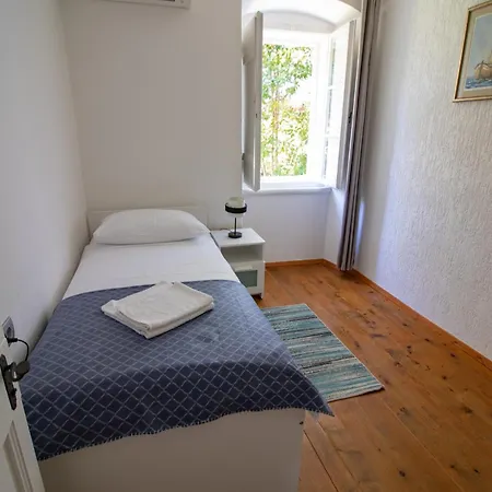 Villa Iginia, *