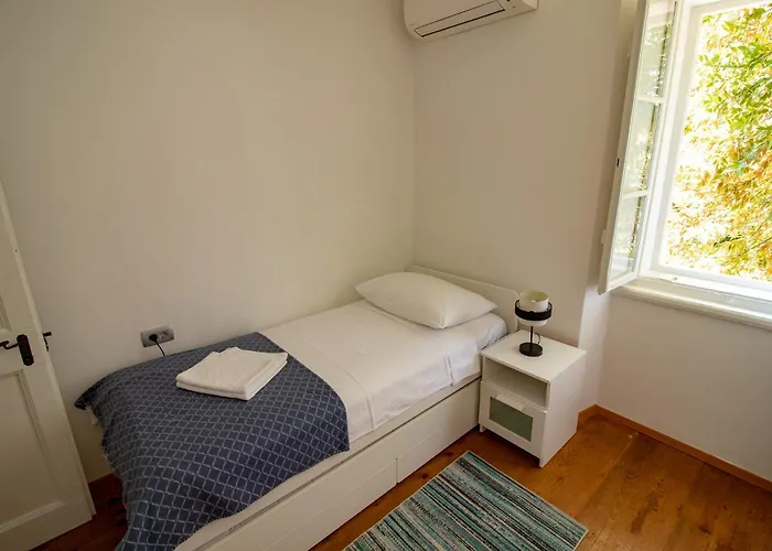 Villa Iginia, *