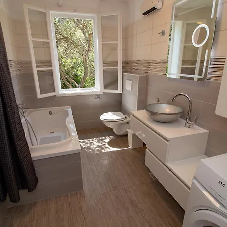 Iginia, Villa *