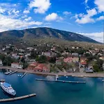 Iginia, Villa