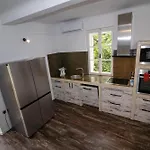 Iginia, Villa Nerezine